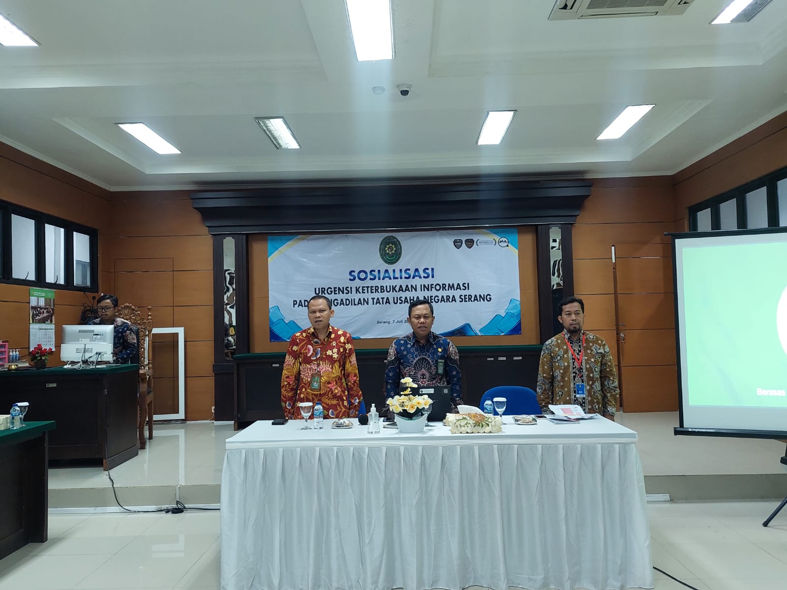 sosialisasi-urgensi-keterbukaan-informasi